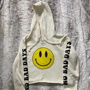 CROPPED HOODIE NO BAD DAYS URBAN OUTFITTERS SIze MEDIUM